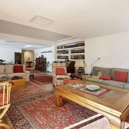 Elegant Flat